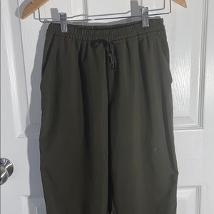 Lululemon- thin pants/sweats